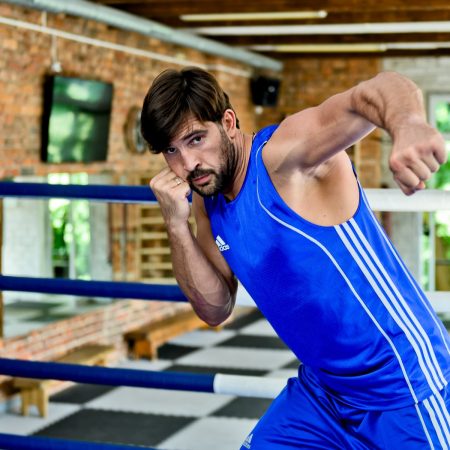 Boksininkas bokso salėje Daugirdas Gym